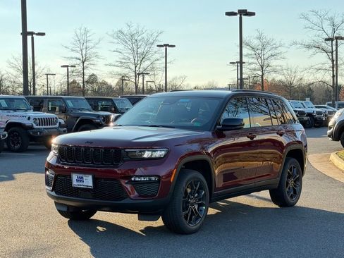 New 2025 Jeep Grand Cherokee Limited image 3