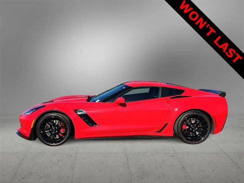 Used 2016 Chevrolet Corvette Z06 w/ 3LZ Preferred Equipment Group image 5