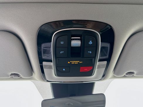 Used 2022 Hyundai Santa Fe SEL w/ Convenience + Premium Package FWD image 18