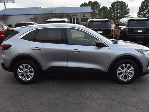 Used 2023 Ford Escape Active image 4