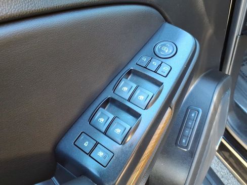 Used 2020 GMC Yukon Denali w/ Denali Ultimate Package image 17