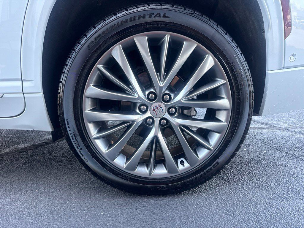 Used 2026 Buick Enclave Avenir w/ Super Cruise Package AWD/4WD image 3