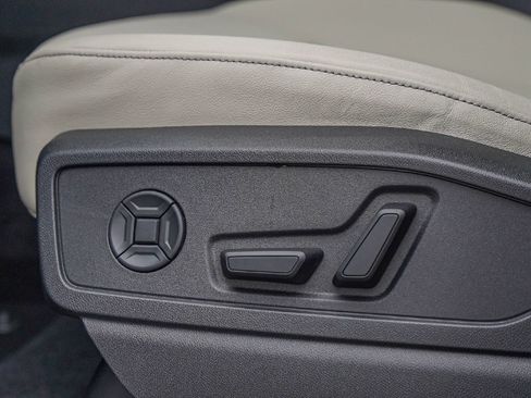 New 2025 Audi Q5 Premium Plus image 18