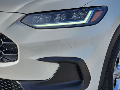 Used 2023 Honda HR-V LX image 9