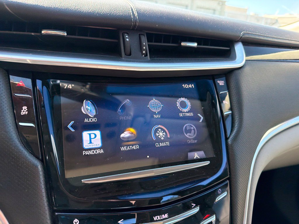 Used 2013 Cadillac XTS Luxury FWD image 17