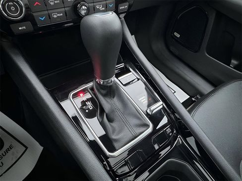 Used 2023 Jeep Compass Limited w/ Sun and Sound Group image 27