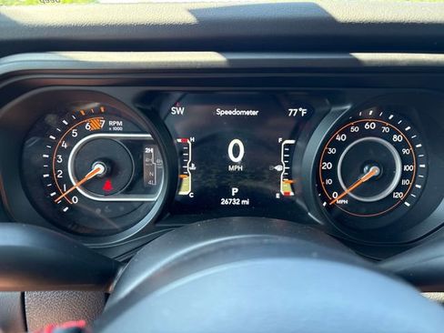 Used 2024 Jeep Wrangler Unlimited Rubicon AWD/4WD image 13