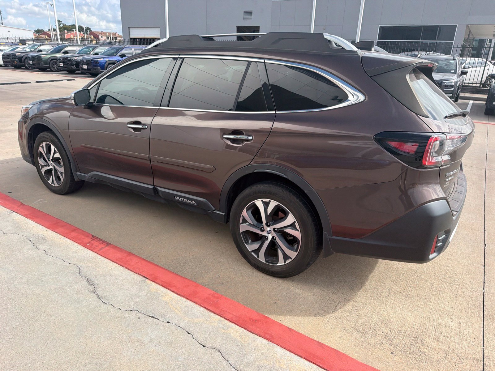 Used 2022 Subaru Outback Touring XT AWD/4WD image 4