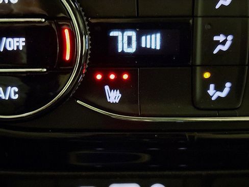 Used 2021 Buick Encore GX Select image 20