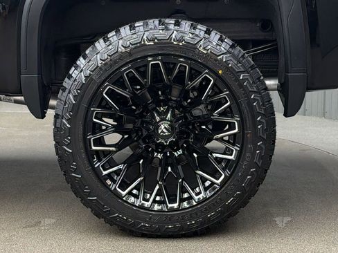 Used 2025 GMC Sierra 1500 Denali w/ Denali Reserve Package AWD/4WD image 12
