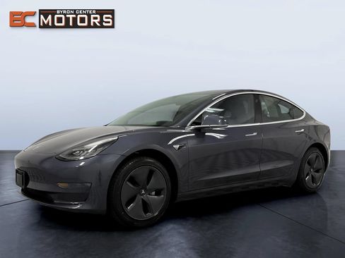 Used 2019 Tesla Model 3 Standard Range Plus RWD image 2