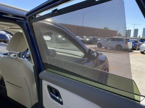 Used 2023 Nissan Rogue SL w/ SL Premium Package image 24