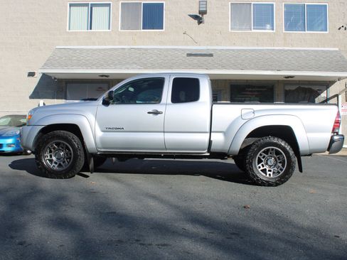 Used 2011 Toyota Tacoma 4x4 Access Cab image 14