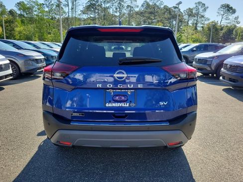 Used 2023 Nissan Rogue SV image 5