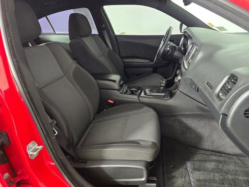 Used 2017 Dodge Charger R/T w/ Blacktop Package image 38