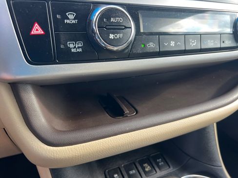 Used 2014 Toyota Highlander Limited AWD/4WD image 35