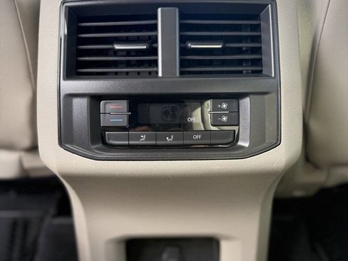Used 2022 Volkswagen Atlas SE FWD image 16