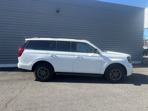 New 2025 Ford Expedition Active image 2