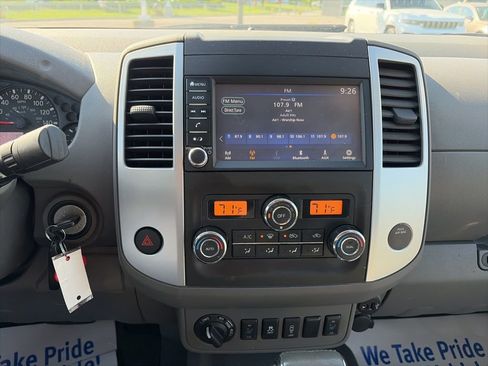 Used 2019 Nissan Frontier SV w/ Value Truck Package AWD/4WD image 11