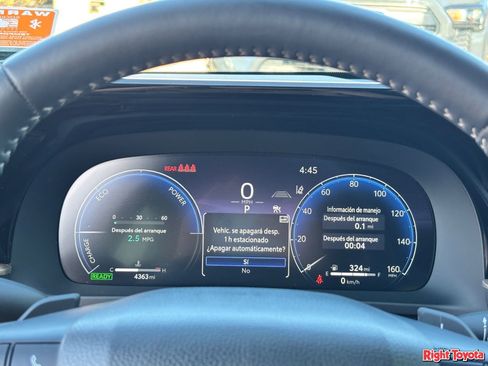 Certified 2025 Toyota Crown Signia AWD/4WD image 24