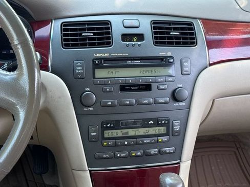 Used 2004 Lexus ES 330 FWD image 10