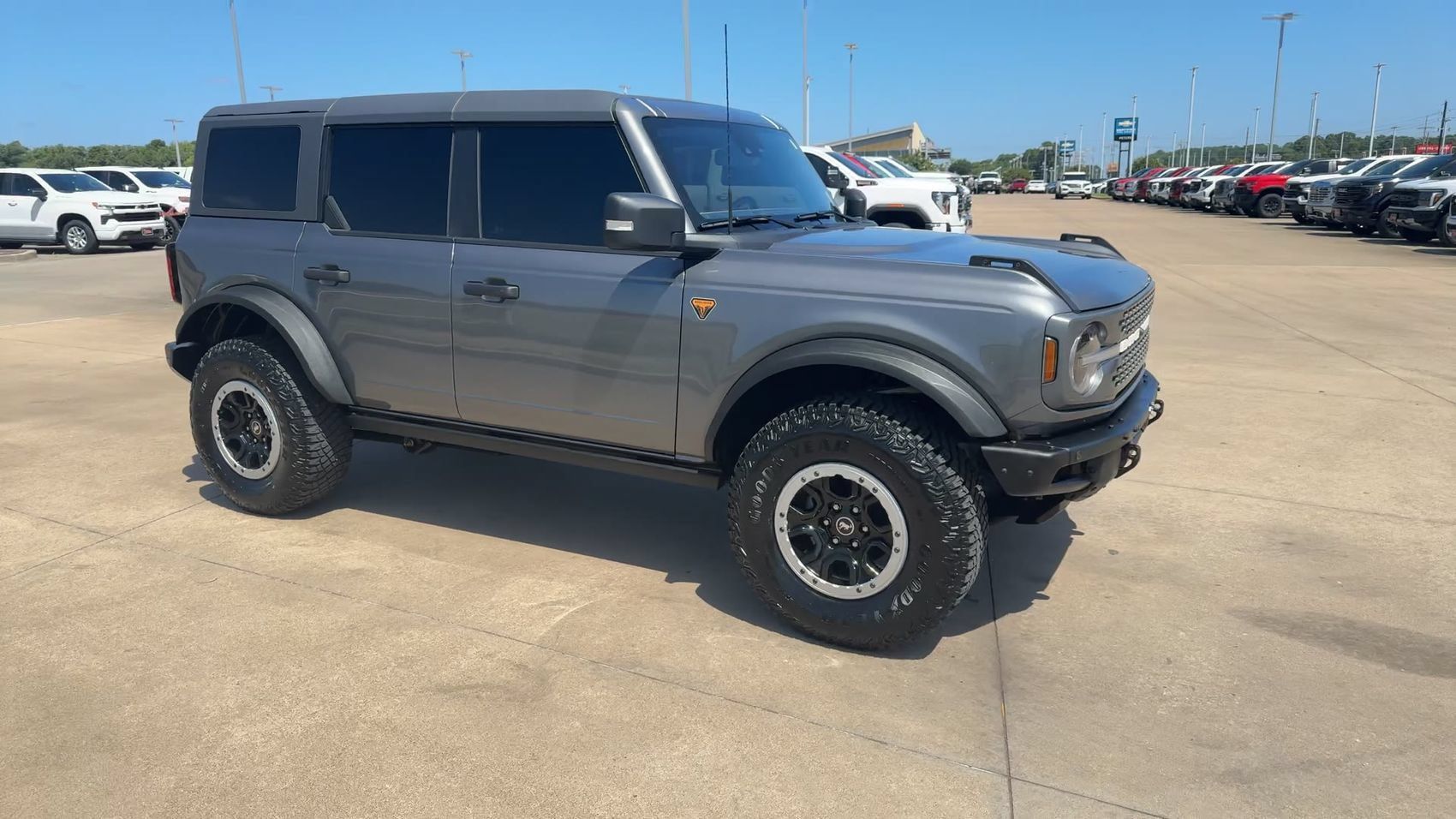 Used 2023 Ford Bronco Badlands w/ Sasquatch Package AWD/4WD image 9
