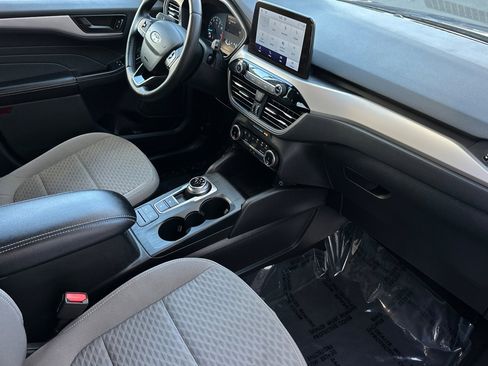 Certified 2022 Ford Escape SE w/ SE Sport Appearance Package image 15