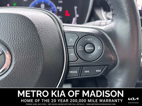 Used 2023 Toyota Corolla Cross XLE image 16