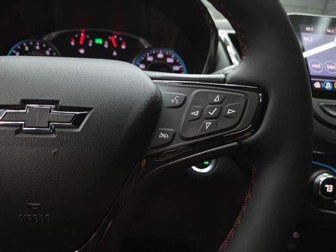 Used 2023 Chevrolet Equinox RS FWD image 20
