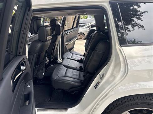 Used 2017 Mercedes-Benz GLS 550 4MATIC w/ Driver Assistance Package image 18