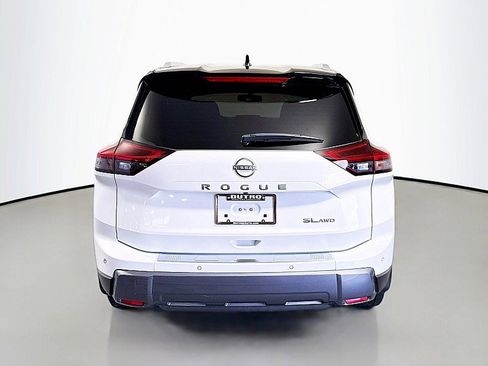 Certified 2024 Nissan Rogue SL image 6