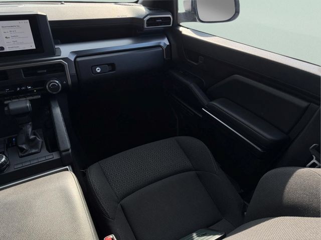 Used 2025 Toyota 4Runner SR5 AWD/4WD image 9