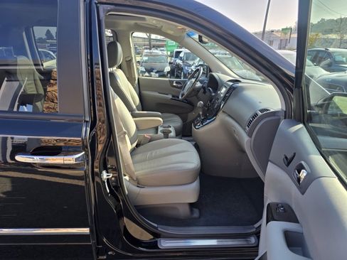 Used 2012 Kia Sedona EX w/ Luxury Pkg image 16