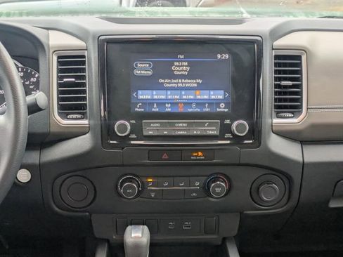 Used 2022 Nissan Frontier SV image 18