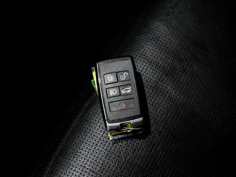 Used 2021 Land Rover Discovery Sport SE image 51