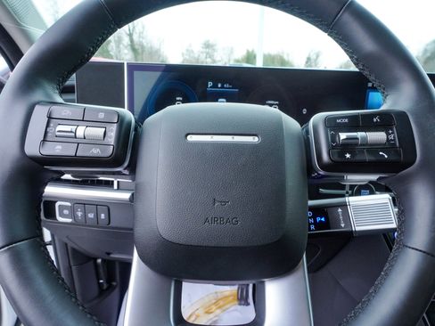 Used 2025 Hyundai Santa Fe SE image 25