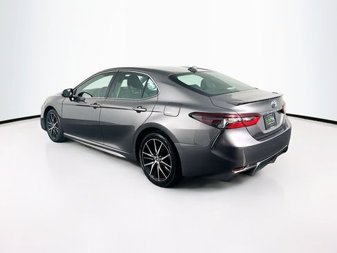 Used 2024 Toyota Camry SE image 5