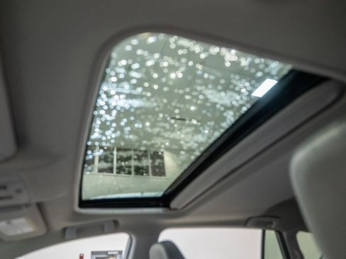 Used 2015 Toyota RAV4 XLE image 17