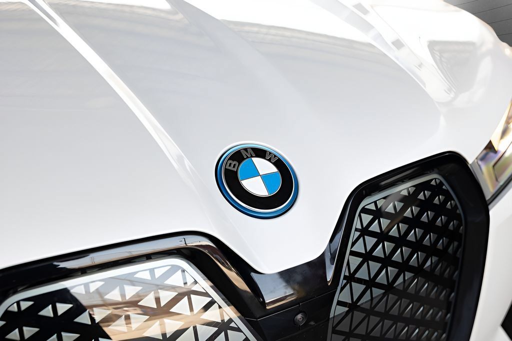 Used 2023 BMW iX M60 w/ Executive Package AWD/4WD image 13