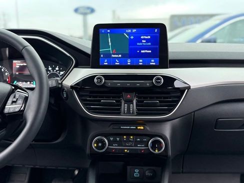 Certified 2022 Ford Escape SE w/ Cold Weather Package image 22