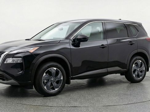 Used 2025 Nissan Rogue SV AWD/4WD image 3
