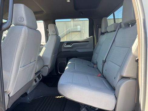 New 2026 GMC Sierra 1500 SLE w/ Preferred Package image 16