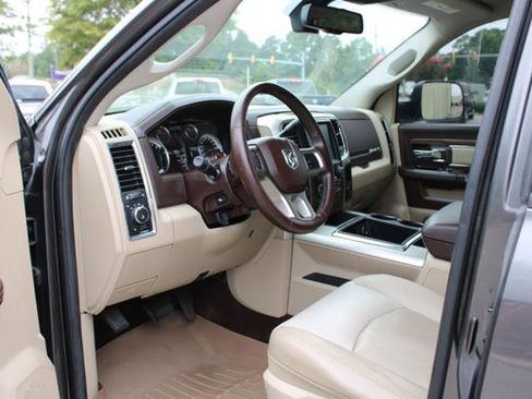 Used 2014 RAM 2500 Laramie w/ Convenience Group image 17