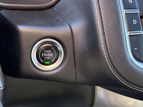 Used 2024 Chevrolet Suburban Premier image 15