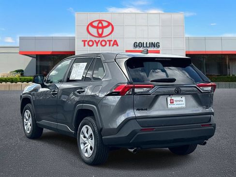 Used 2024 Toyota RAV4 LE AWD/4WD image 4