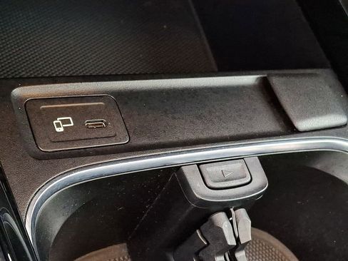 Used 2022 Mercedes-Benz GLB 250 4MATIC w/ AMG Line image 22