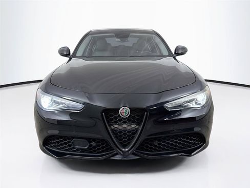 Used 2019 Alfa Romeo Giulia Ti Sport w/ Quick Order Package 22U Sport RWD image 4