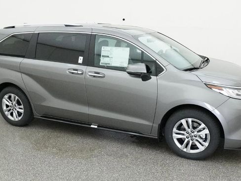 New 2026 Toyota Sienna Limited FWD image 17