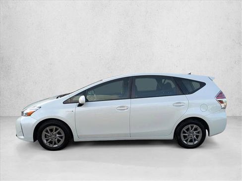 Used 2017 Toyota Prius V Two image 8
