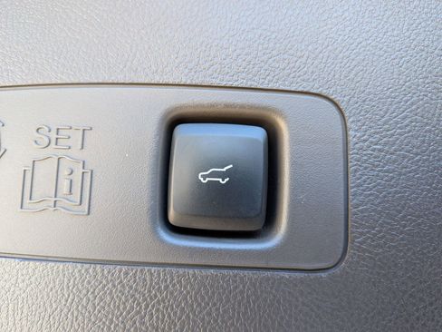 Used 2023 Lincoln Corsair Standard w/ Equipment Group 101A image 34